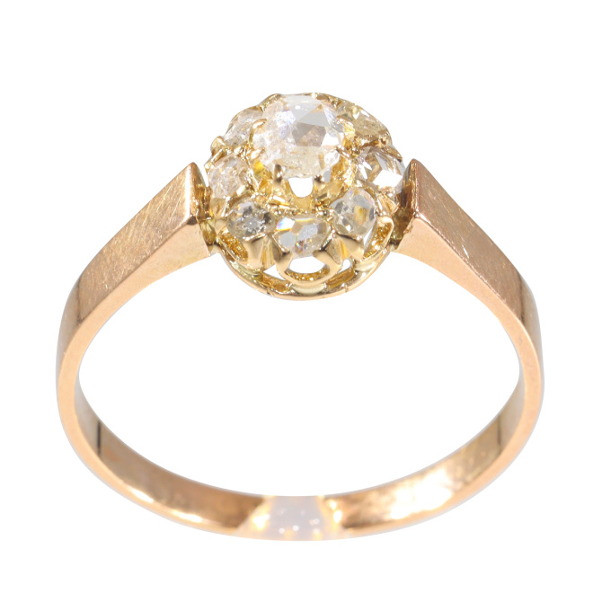 Vintage rose gold antique rozet diamond ring with rose cut diamonds by Artista Desconocido