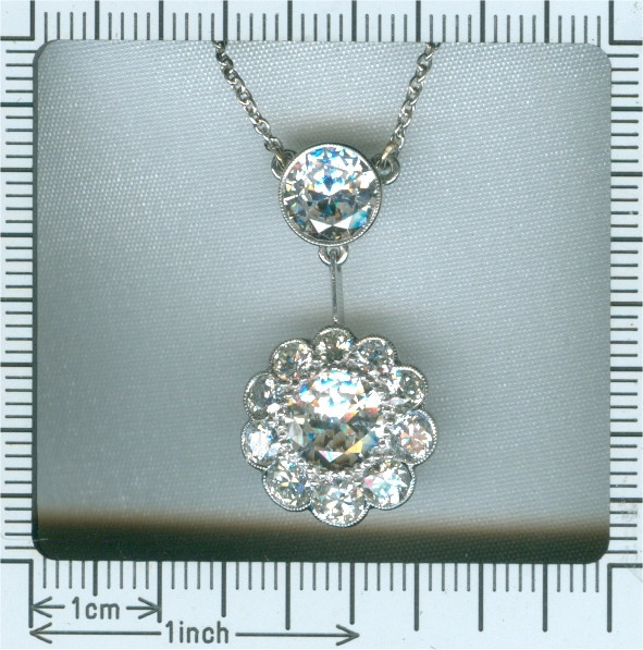 Large Art Deco diamond pendant with total 4.27 crt brilliant cut diamonds by Artista Desconocido