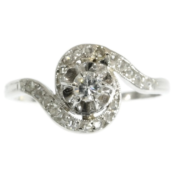Art Deco curled up platinum ring with diamonds by Unbekannter Künstler