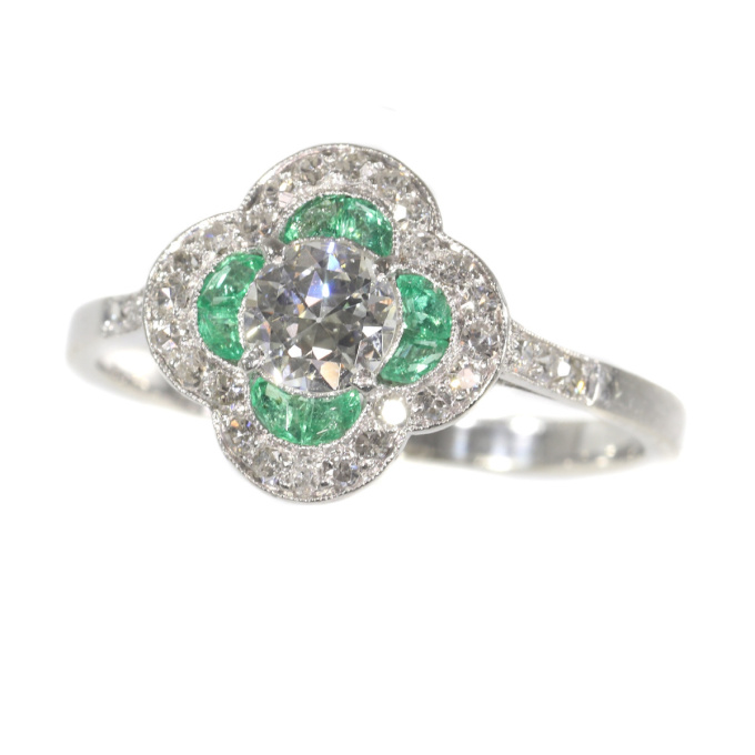 Art Deco diamond and emerald engagement ring by Artista Sconosciuto