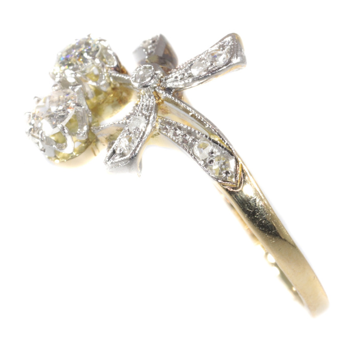 Charming Belle Epoque ring with diamonds by Artista Desconhecido