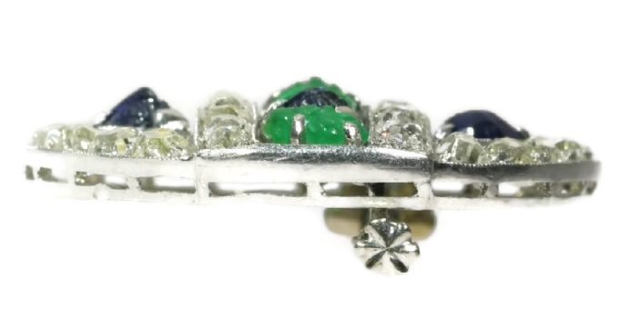 French Art Deco so-called tutti frutti brooch with diamond emerald sapphire by Artista Desconhecido