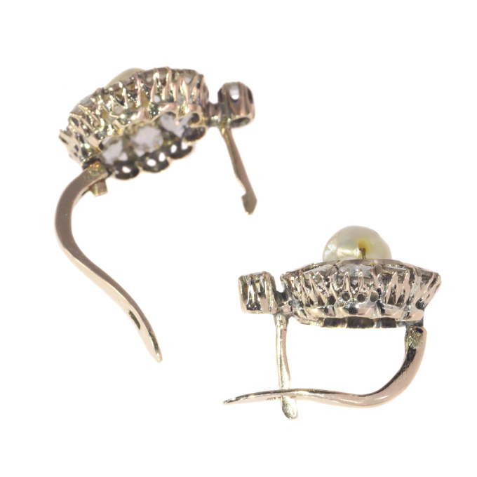 Victorian pink gold earrings set with rose cut diamonds and natural pearls by Onbekende Kunstenaar