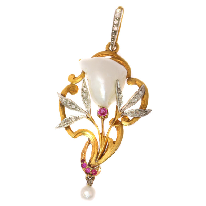 French Art Nouveau pendant with big Mississippi dog tooth pearl diamonds rubies by Unbekannter Künstler