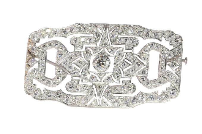 Glamour Revisited: The 1950s Art Deco Diamond Brooch by Artista Desconhecido