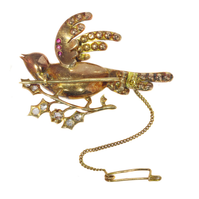 Vintage antique Victorian gold bird of paradise brooch set with 81 diamonds by Artista Desconhecido