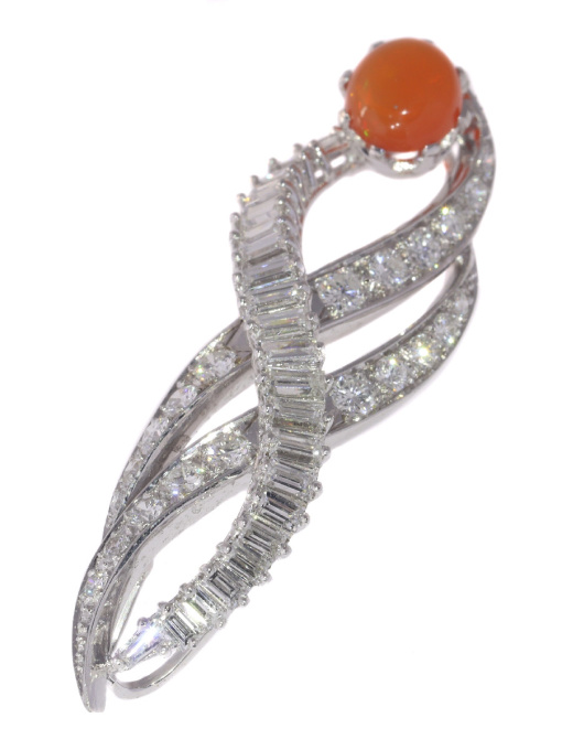Vintage 1960's burning flame pendant with fire opal and diamonds by Onbekende Kunstenaar