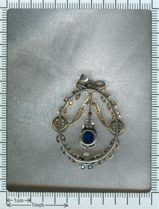 Belle Epoque diamond pearl and sapphire pendant by Artista Desconhecido