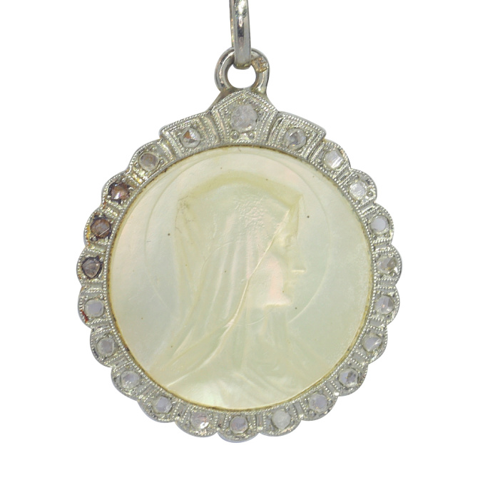 Vintage 1920's Art Deco diamond and plate of mother-of-pearl Mother Mary pendant by Artista Sconosciuto