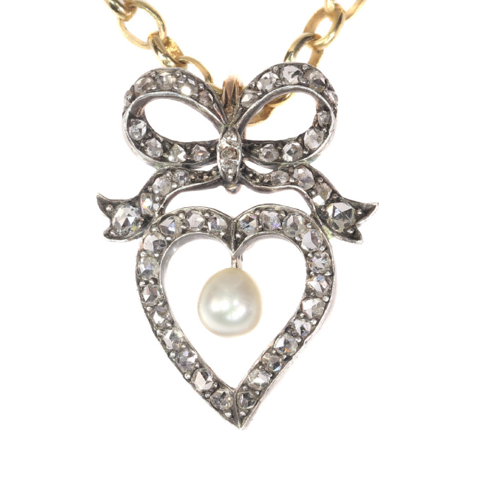 Antique Victorian diamond heart pendant by Onbekende Kunstenaar