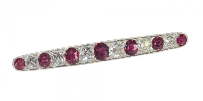 Vintage Art Deco bar brooch with high quality diamonds and rubies by Unknown artist