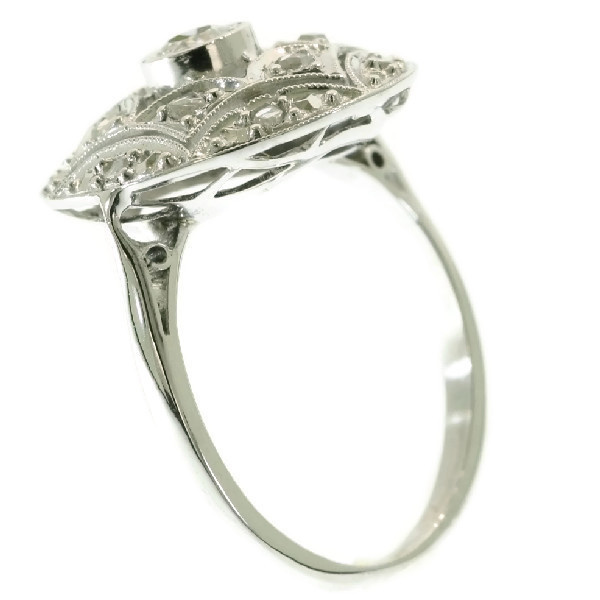 Sparkling vintage Art Deco diamond engagement ring by Onbekende Kunstenaar