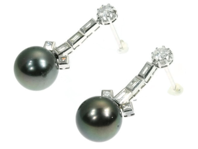 Estate platinum diamond black pearl earrings eardrops by Artista Desconhecido