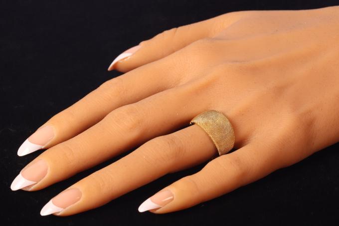Vintage 18K quality filigree ring by Artiste Inconnu