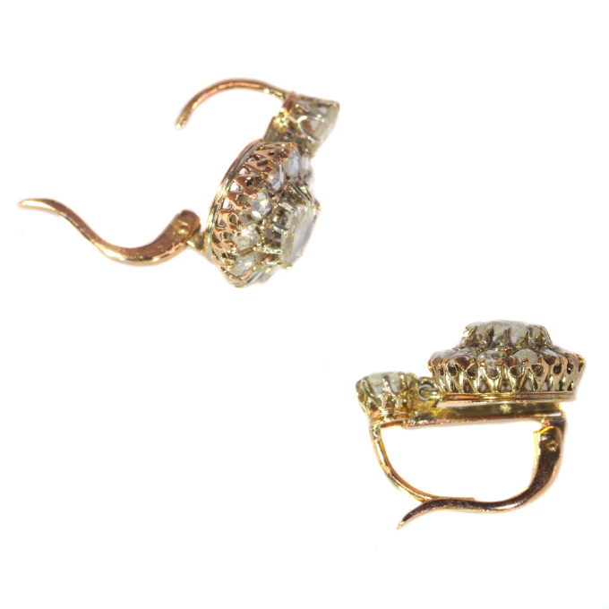 Vintage antique diamond earrings with rose cut diamonds by Artista Desconhecido