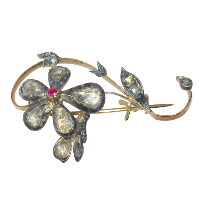 Vintage antique Victorian flower branch brooch set with large pear shaped rose cut diamonds by Artista Desconhecido