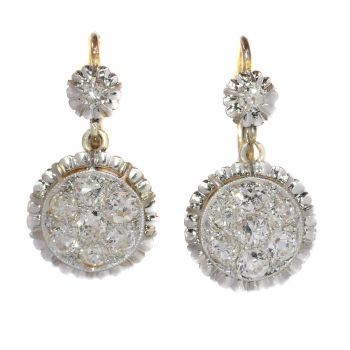 Art Deco diamond short hanging earrings by Artista Desconocido