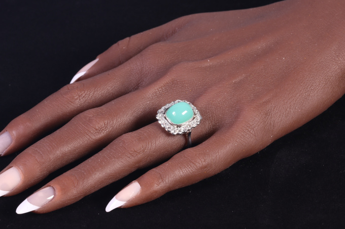 Vintage Fifties diamond and chrysoprase platinum engagement ring by Onbekende Kunstenaar