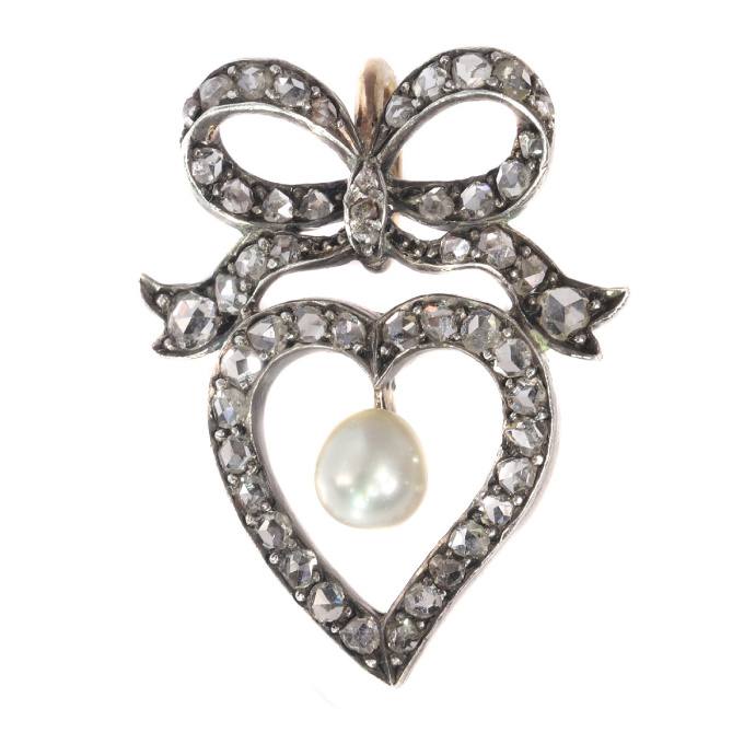 Antique Victorian diamond heart pendant by Artista Desconhecido