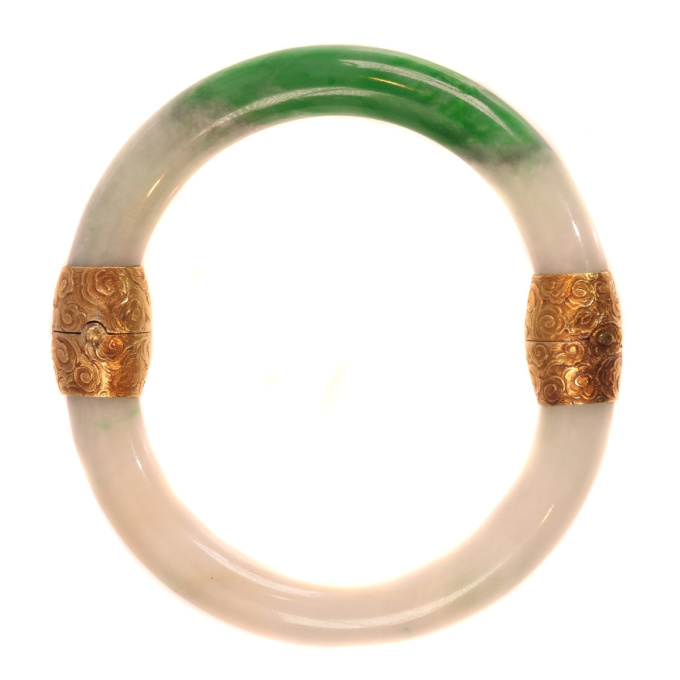 Victorian A-jade certified bangle with 18K gold closure and hinge by Unknown artist