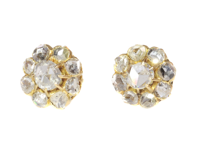 Antique Victorian 18K gold earstuds with 18 rose cut diamonds by Artista Desconocido