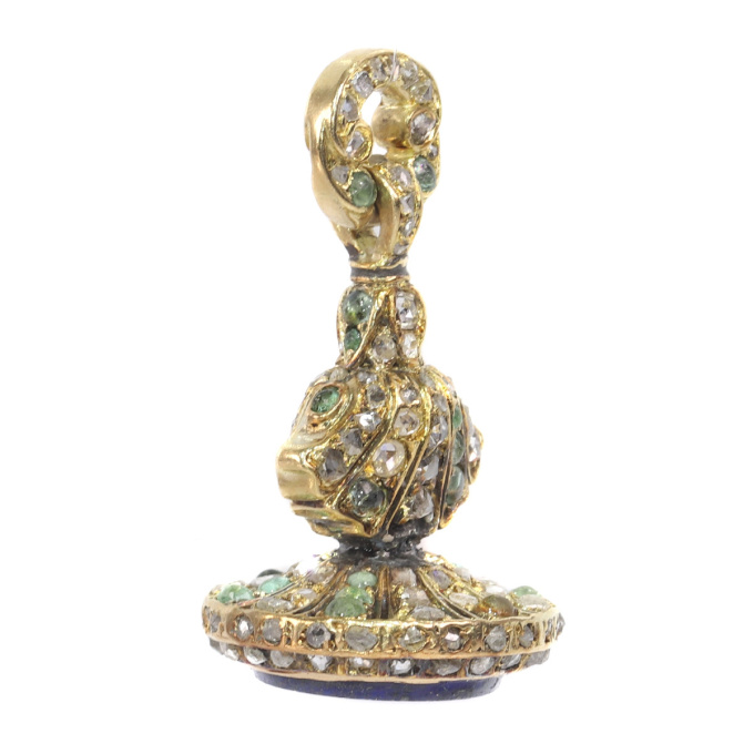 Victorian gold seal with 150 rose cut diamonds 31 emeralds and one lapis lazuli by Unbekannter Künstler