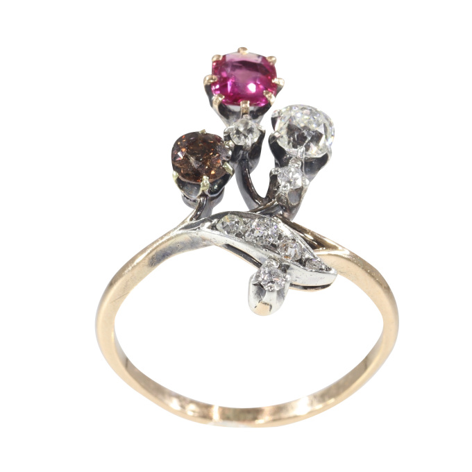 Vintage antique gold ring with fancy colour diamond, natural ruby and old mine cut diamonds by Artiste Inconnu