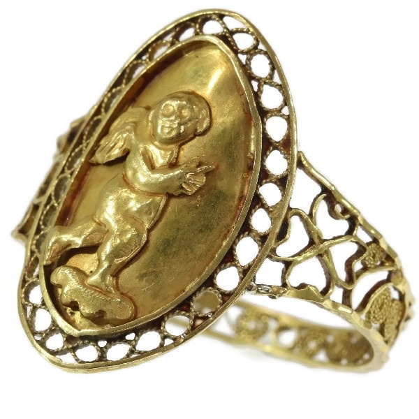 Large Antique French love and luck gold ring with cute little Amor by Onbekende Kunstenaar