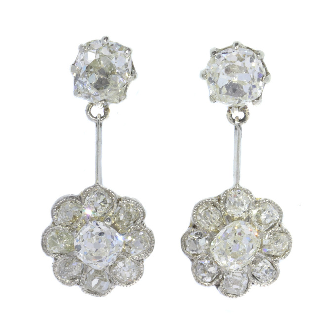 Platinum Art Deco pendant diamond earrings by Artista Desconocido