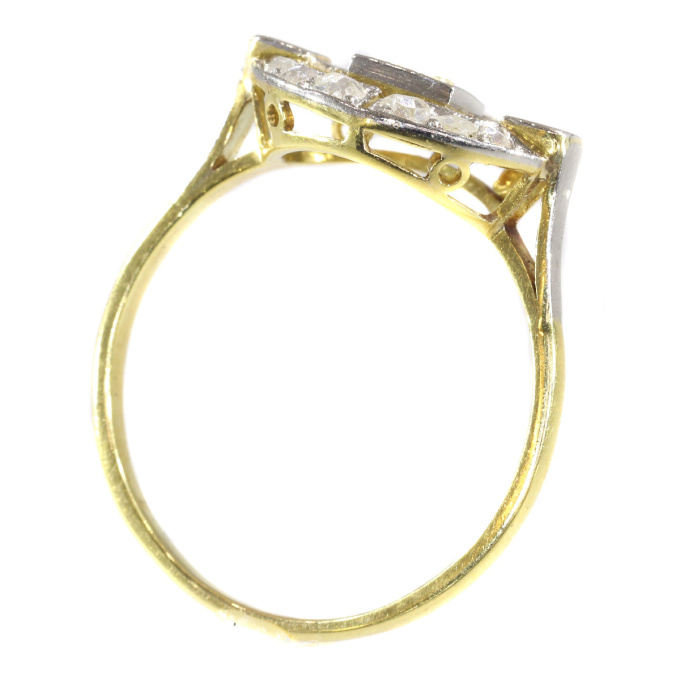 Art Deco diamond ring in two tone gold by Onbekende Kunstenaar