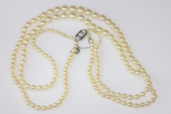 French vintage double strand pearl necklace with diamond closure by Onbekende Kunstenaar