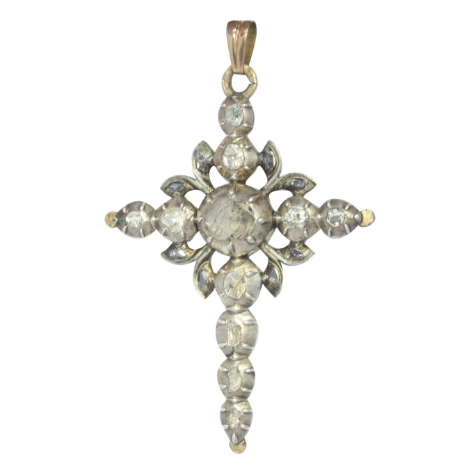 Vintage antique Victorian diamond rose cut cross pendant with large rose cut diamond in its center by Artista Desconhecido