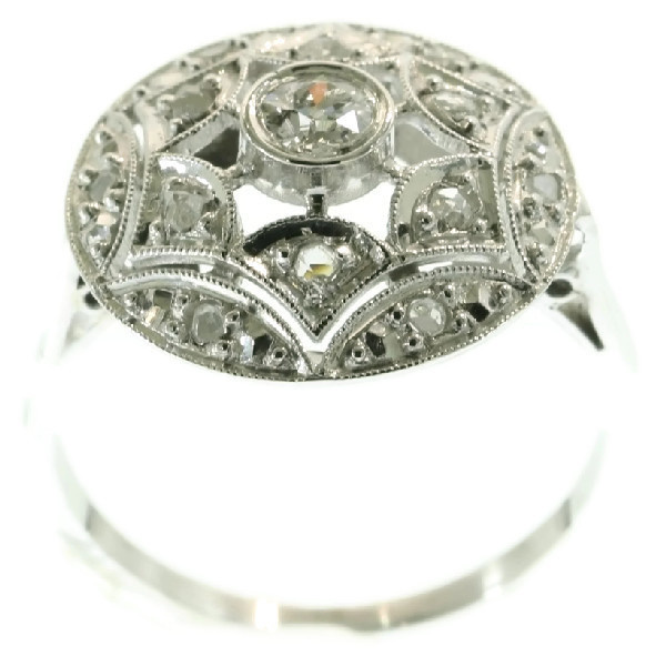 Sparkling vintage Art Deco diamond engagement ring by Artista Sconosciuto