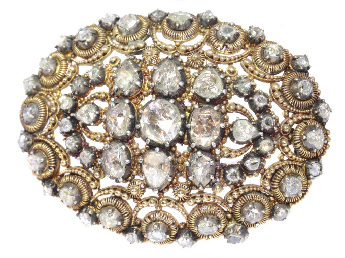 Antique Dutch brooch in unusual design with filigree and rose cut diamonds by Onbekende Kunstenaar