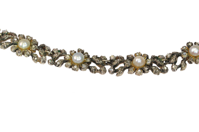 Victorian Elegance: A Diamond and Pearl Choker of Timeless Grace by Artiste Inconnu