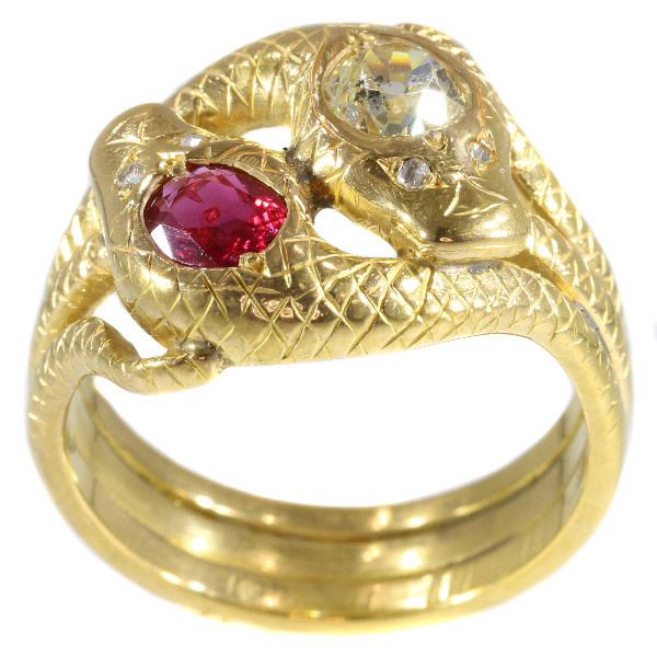 Late Victorian gold double serpent snake ring set with big diamond and ruby by Artista Desconhecido