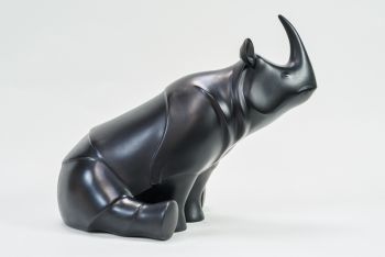 Zittende neushoorn - In Stock  by Evert den Hartog