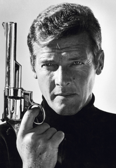 Roger Moore as James Bond (co-signed by Sir Roger Moore) - Gallerease