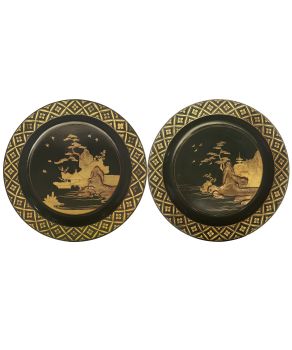 A Pair Japanese Export Black Lacquered Wood Plates - Edo period by Unknown artist