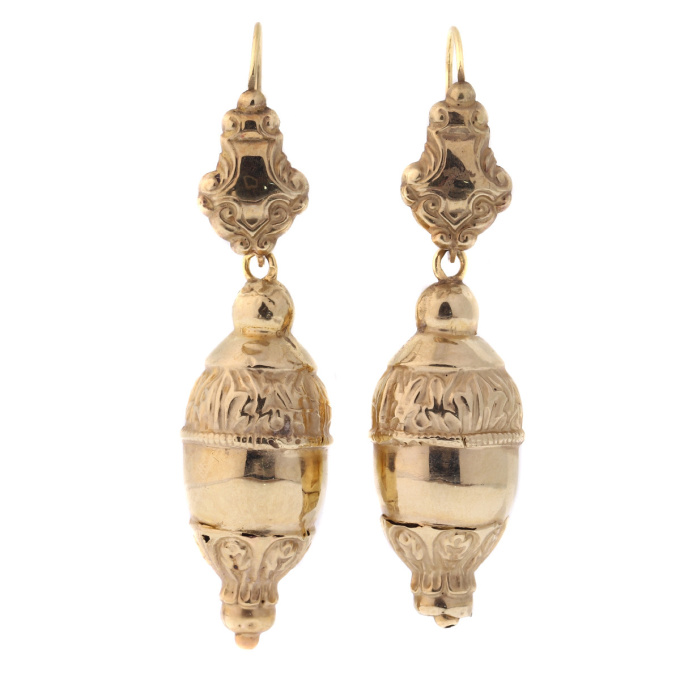 Victorian 18kt red gold dangle earrings, acorn motifs by Artista Sconosciuto
