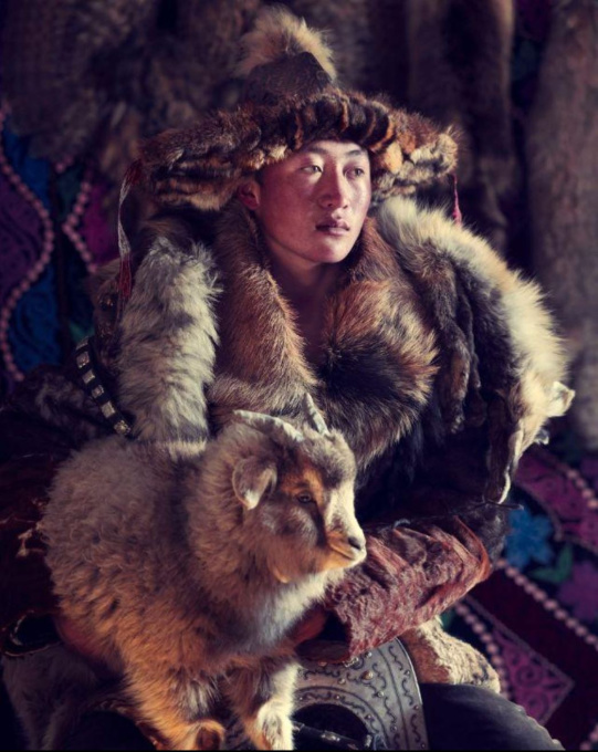 XXX 15 Esker Eagle hunter Sagsai, Bayan Ulgii Province, Mongolia 2017 by Jimmy Nelson