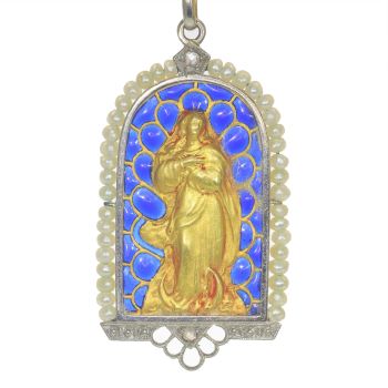 Vintage antique 18K gold pendant Mother Mary medal with diamonds and plique-a-jour enamel by Artista Desconhecido