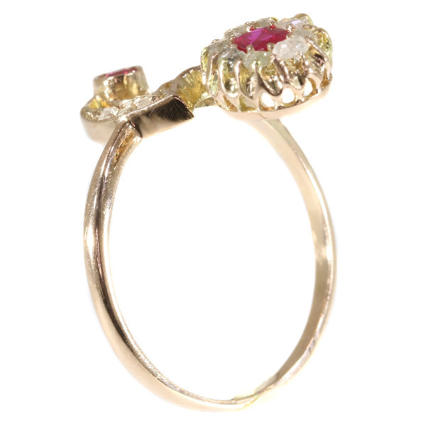 Typical strong design Art Nouveau ruby and diamond ring by Artiste Inconnu