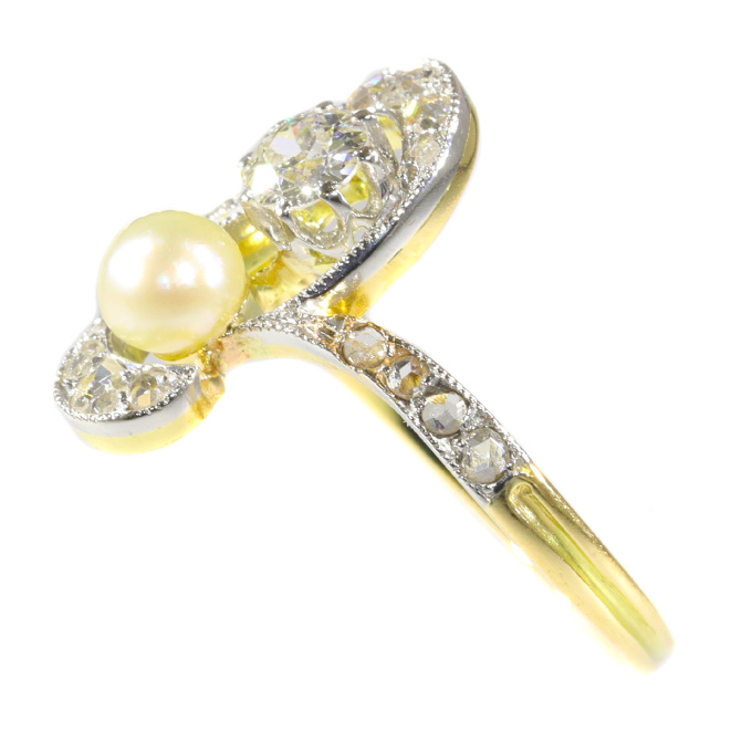 Original Art Nouveau diamond and pearl engagement ring by Unbekannter Künstler